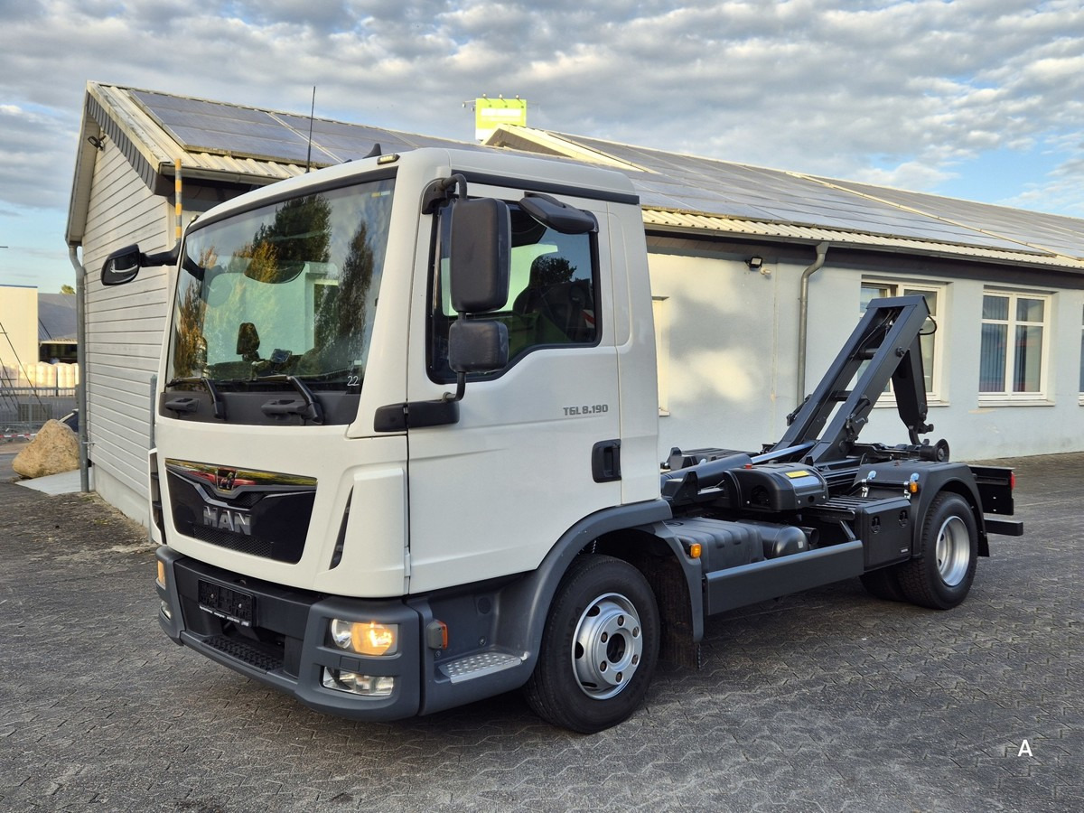 MAN TGL 8.190 BL City Abrollkipper Aut., 2 x AHK sof - Multibasculante camión: foto 2 MAN TGL 8.190 BL City Abrollkipper Aut., 2 x AHK sof - Multibasculante camión: foto 2