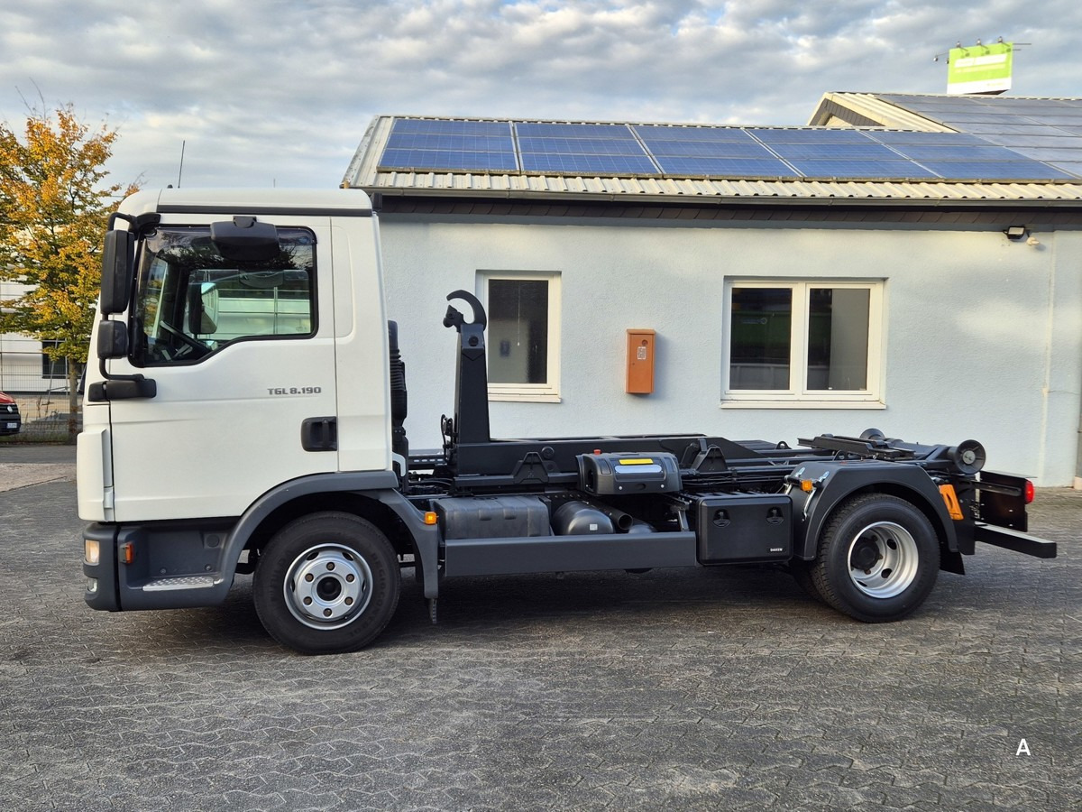 MAN TGL 8.190 BL City Abrollkipper Aut., 2 x AHK sof - Multibasculante camión: foto 3 MAN TGL 8.190 BL City Abrollkipper Aut., 2 x AHK sof - Multibasculante camión: foto 3