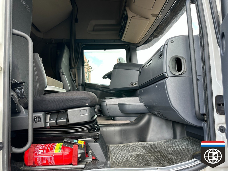 Leasing financiero de Scania R 580 STREAMLINE - RETARDER - NIGHT A/C - 2 X TANK leasing Scania R 580 STREAMLINE - RETARDER - NIGHT A/C - 2 X TANK: foto 15