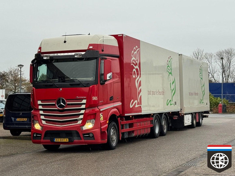 Mercedes-Benz ACTROS 2745 Giga Space - FRIGO COMBINATION -30oC - 2x TAIL LIFT - 49 CC capacity - Frigorífico camión: foto 2 Mercedes-Benz ACTROS 2745 Giga Space - FRIGO COMBINATION -30oC - 2x TAIL LIFT - 49 CC capacity - Frigorífico camión: foto 2