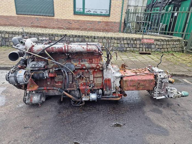 Iveco Turbostar 190-360 - Piezas de recambio: foto 2 Iveco Turbostar 190-360 - Piezas de recambio: foto 2