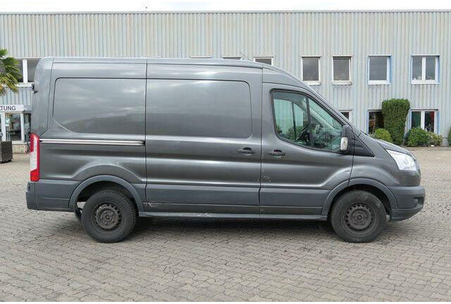 Ford Transit 4x2, 3 Sitz, Klima, AHK, Handwerker - Furgón: foto 2 Ford Transit 4x2, 3 Sitz, Klima, AHK, Handwerker - Furgón: foto 2