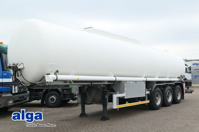 Kässbohrer STH 34/10-24/Tank 34.000 ltr./Unterbefüll./Pumpe - Cisterna semirremolque: foto 1 Kässbohrer STH 34/10-24/Tank 34.000 ltr./Unterbefüll./Pumpe - Cisterna semirremolque: foto 1