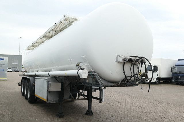 Kässbohrer STH 34/10-24/Tank 34.000 ltr./Unterbefüll./Pumpe - Cisterna semirremolque: foto 5 Kässbohrer STH 34/10-24/Tank 34.000 ltr./Unterbefüll./Pumpe - Cisterna semirremolque: foto 5