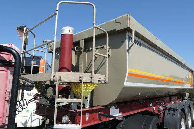 Langendorf SKS-HS 24/30, Stahl, 26m³, Alu-Felgen, BPW - Volquete semirremolque: foto 3 Langendorf SKS-HS 24/30, Stahl, 26m³, Alu-Felgen, BPW - Volquete semirremolque: foto 3