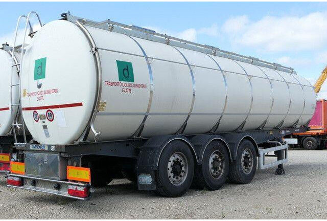 Menci SA 105, isoliert, 32m³, 4 Kammern, Alu-Felgen - Cisterna semirremolque: foto 3 Menci SA 105, isoliert, 32m³, 4 Kammern, Alu-Felgen - Cisterna semirremolque: foto 3
