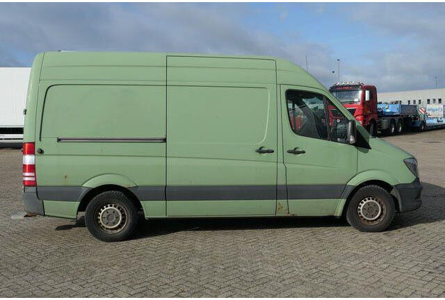 Mercedes-Benz 316 CDI Sprinter 4x2, Klima, Bott-Regale, AHK - Furgón: foto 4 Mercedes-Benz 316 CDI Sprinter 4x2, Klima, Bott-Regale, AHK - Furgón: foto 4