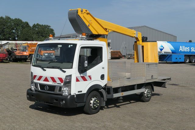Nissan 32.12 4x2, 11m Arbeitshühe, Klima, 3x am Lager - Camión con plataforma elevadora, Vehículo comercial ligero: foto 4 Nissan 32.12 4x2, 11m Arbeitshühe, Klima, 3x am Lager - Camión con plataforma elevadora, Vehículo comercial ligero: foto 4