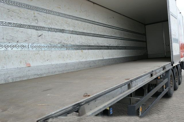 Schmitz Cargobull SKO 24, Faltwand, Seitentüren,Isoliert,Luft-Lift - Caja cerrada semirremolque: foto 3 Schmitz Cargobull SKO 24, Faltwand, Seitentüren,Isoliert,Luft-Lift - Caja cerrada semirremolque: foto 3