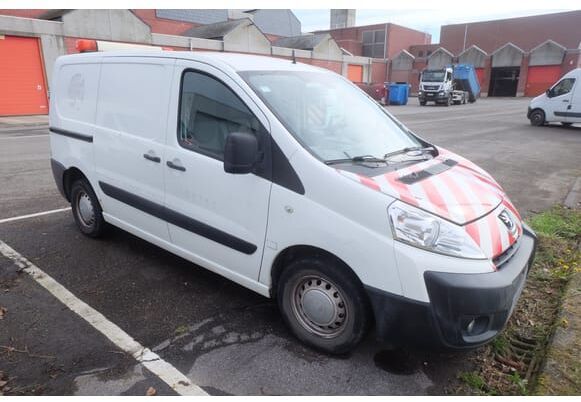 Camionnette utilitaire Peugeot Expert (2010-141.755 km) - Otros: foto 2 Camionnette utilitaire Peugeot Expert (2010-141.755 km) - Otros: foto 2