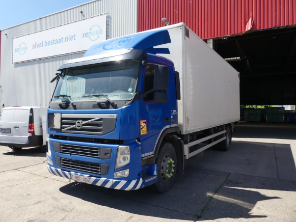 REF:1255 - Camion Fourgon Volvo FMFH E5 (2011-904.667 km) - Camión caja cerrada: foto 1 REF:1255 - Camion Fourgon Volvo FMFH E5 (2011-904.667 km) - Camión caja cerrada: foto 1
