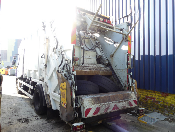 REF:1387 - Camion poubelle Renault Midlum 270DXI (2011-189.728 km) - Camión de basura: foto 4 REF:1387 - Camion poubelle Renault Midlum 270DXI (2011-189.728 km) - Camión de basura: foto 4