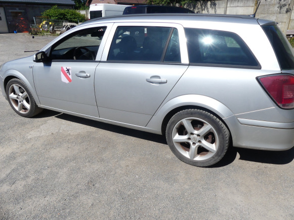 REF:TRF008 - Voiture Opel Astra break (2005-158.167 km) - Coche: foto 4 REF:TRF008 - Voiture Opel Astra break (2005-158.167 km) - Coche: foto 4