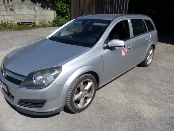 REF:TRF008 - Voiture Opel Astra break (2005-158.167 km) - Coche: foto 1 REF:TRF008 - Voiture Opel Astra break (2005-158.167 km) - Coche: foto 1