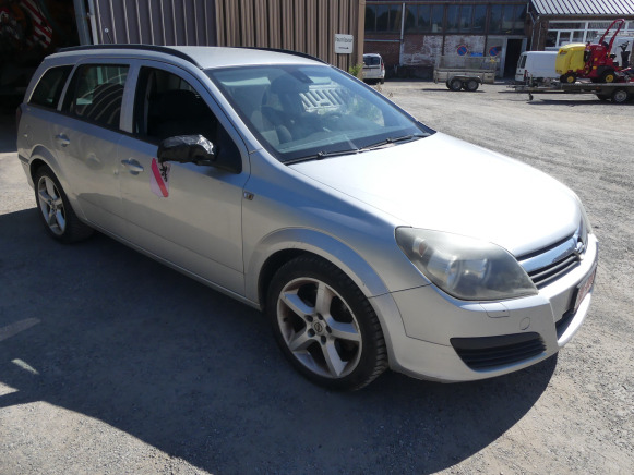 REF:TRF008 - Voiture Opel Astra break (2005-158.167 km) - Coche: foto 2 REF:TRF008 - Voiture Opel Astra break (2005-158.167 km) - Coche: foto 2