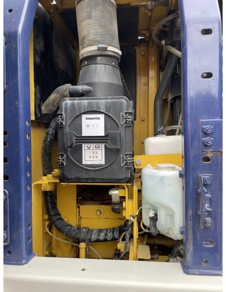 Excavadora de cadenas Komatsu HB215 Semilong SUPER NICE AND CLEAN MACHINE !: foto 13