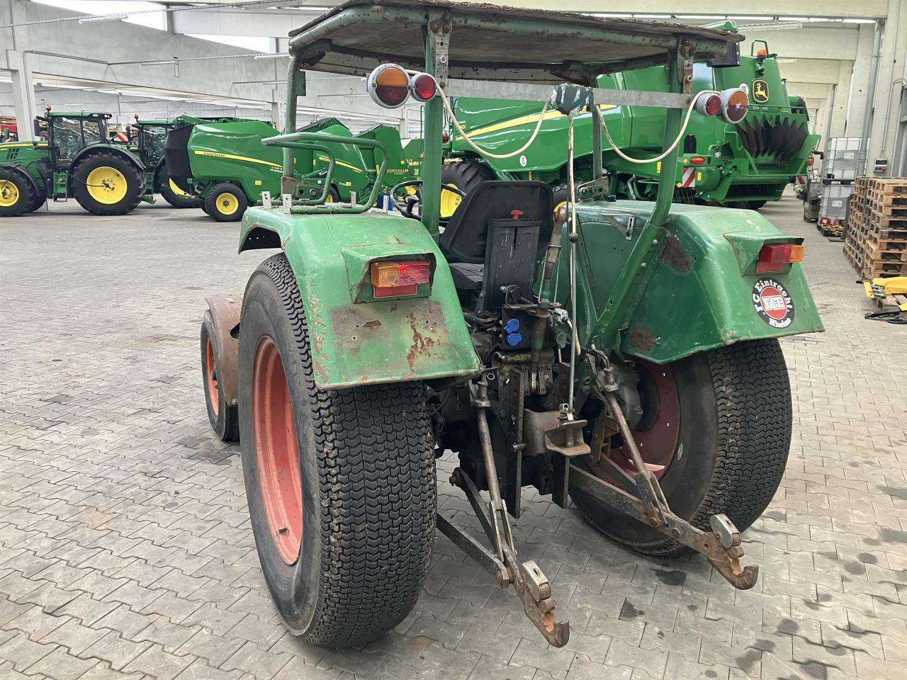 Fendt 104 S Farmer - Tractor: foto 3 Fendt 104 S Farmer - Tractor: foto 3