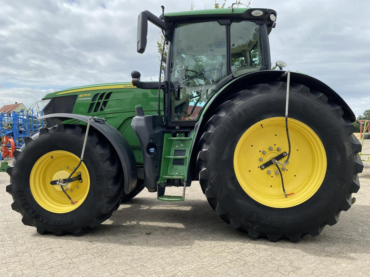 John Deere 6215R - Tractor: foto 4 John Deere 6215R - Tractor: foto 4