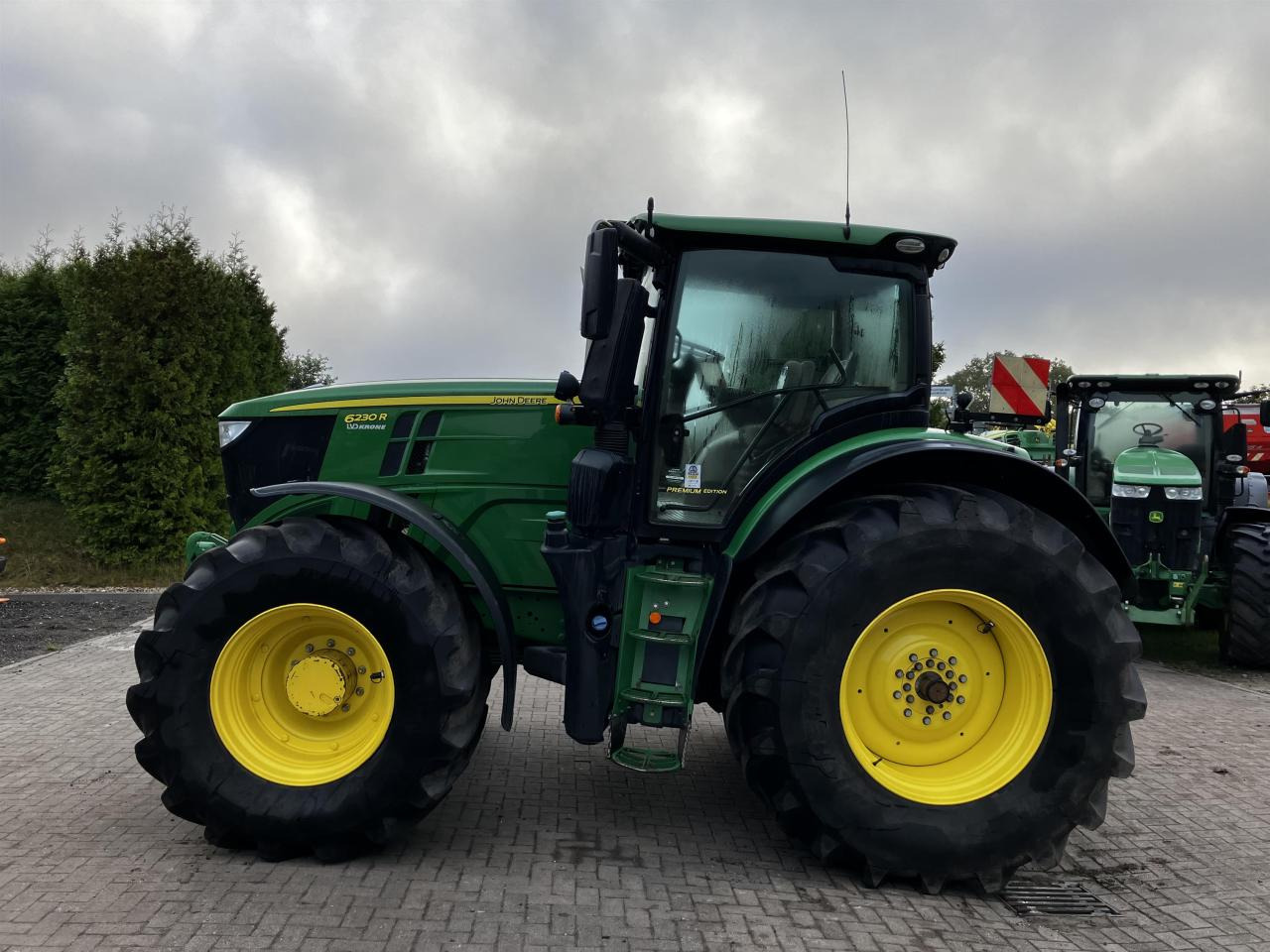 John Deere 6230R - Tractor: foto 1 John Deere 6230R - Tractor: foto 1