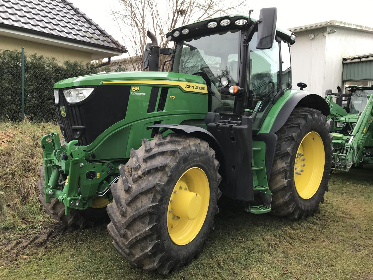 John Deere 6R 175 - Tractor: foto 1 John Deere 6R 175 - Tractor: foto 1