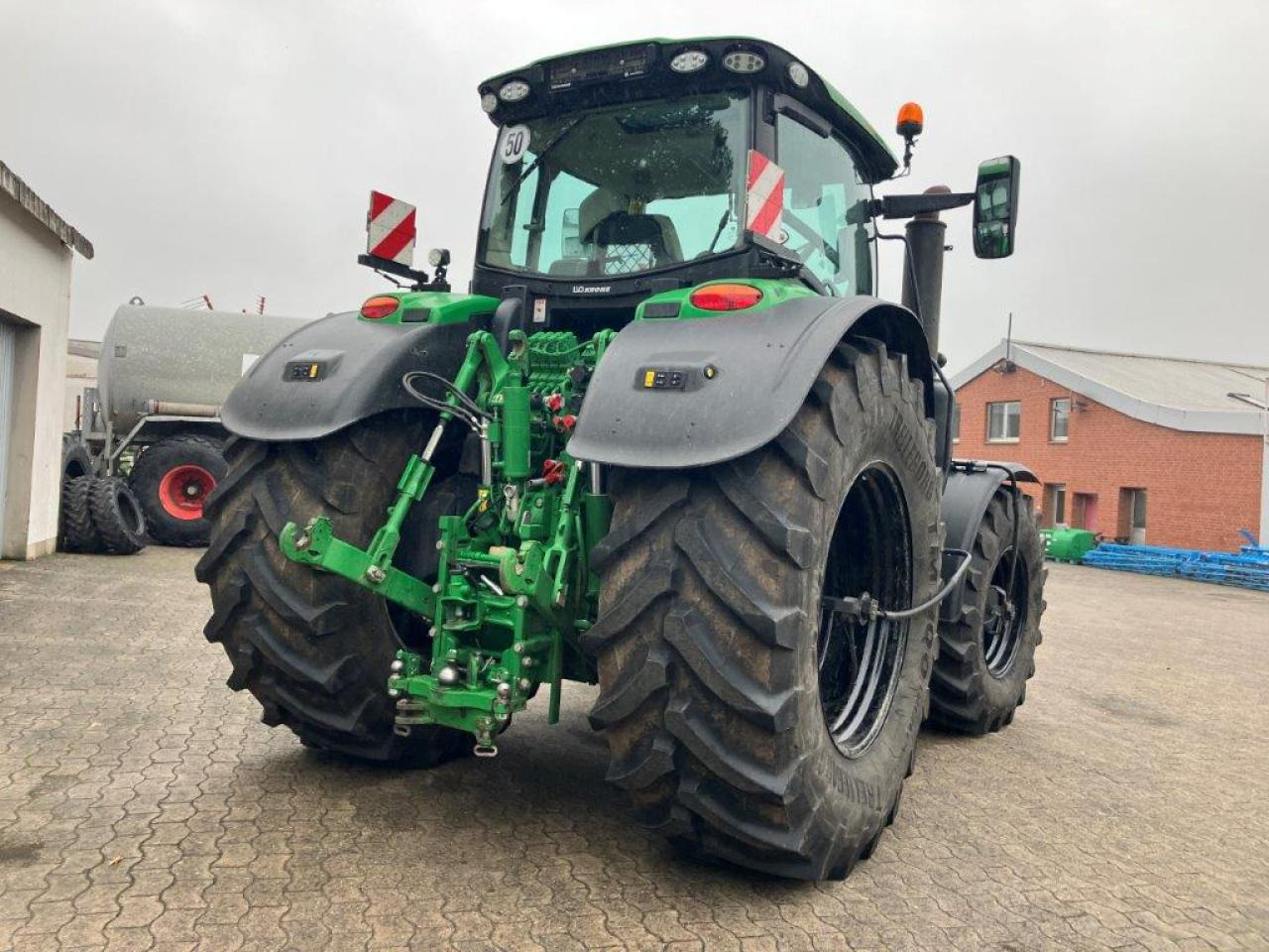 John Deere 6R 250 - Tractor: foto 5 John Deere 6R 250 - Tractor: foto 5