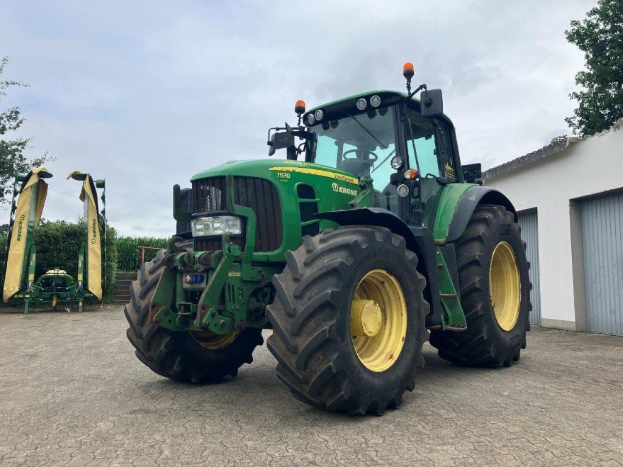 John Deere 7530 PREMIUM - Tractor: foto 2 John Deere 7530 PREMIUM - Tractor: foto 2