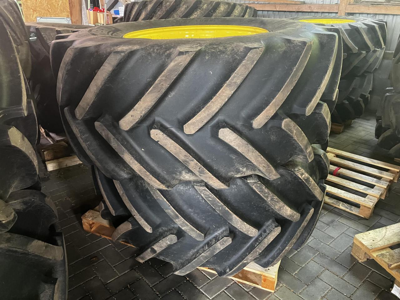 Michelin 600/70R30 - Neumático para Maquinaria agrícola: foto 1 Michelin 600/70R30 - Neumático para Maquinaria agrícola: foto 1