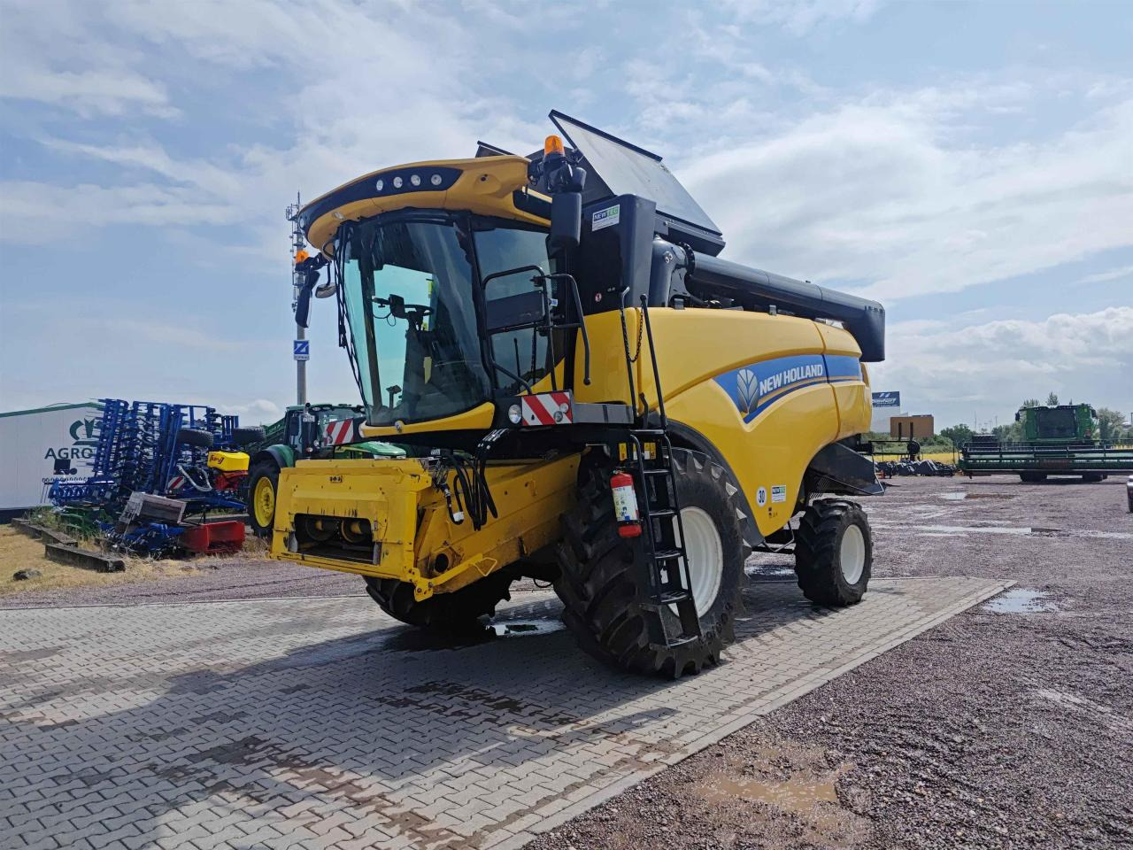 New Holland CX 5.80 - Cosechadora de granos: foto 1 New Holland CX 5.80 - Cosechadora de granos: foto 1