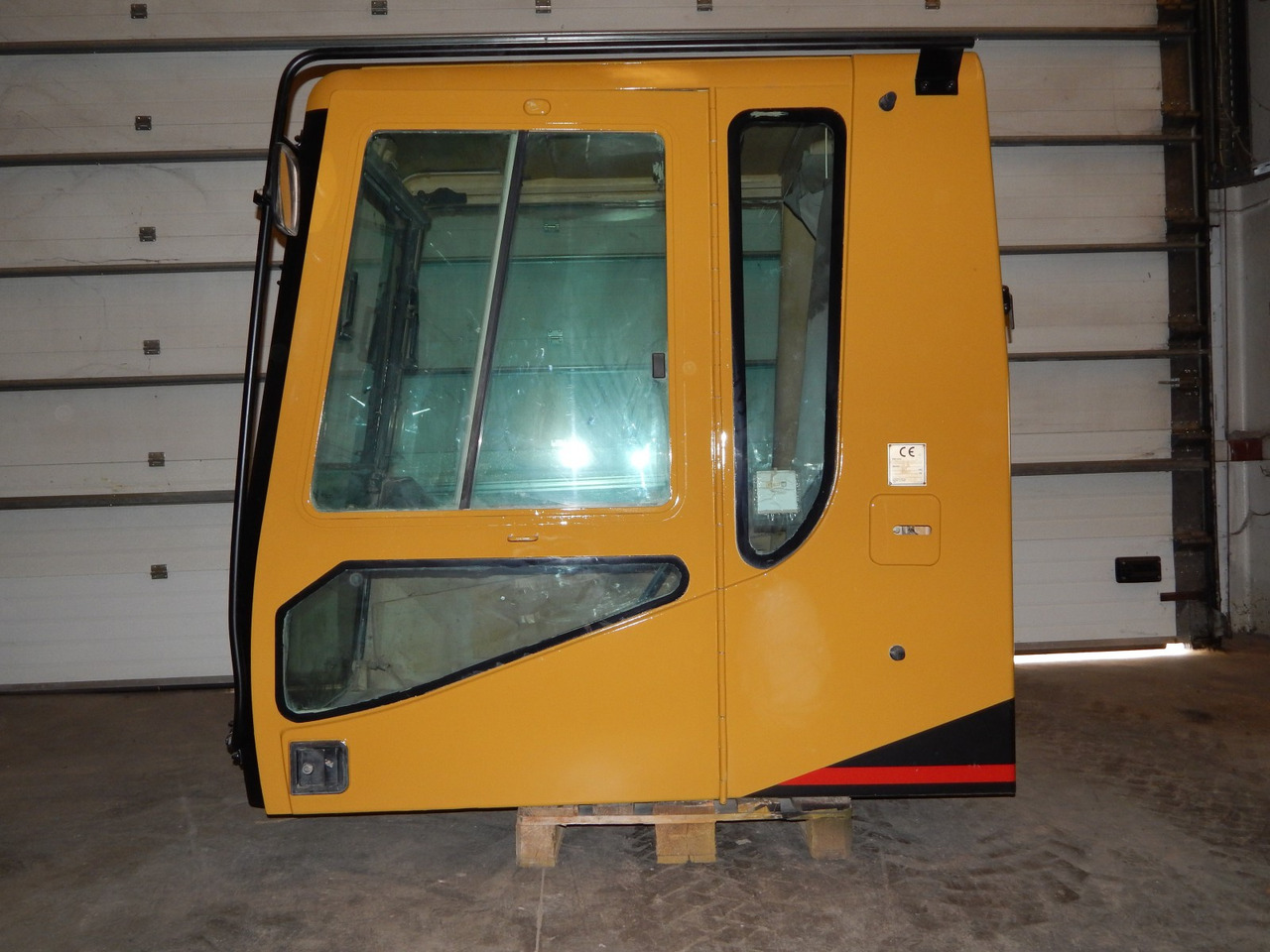 Cab ROPS CATERPILLAR 365B - Cabina para Maquinaria de construcción: foto 2 Cab ROPS CATERPILLAR 365B - Cabina para Maquinaria de construcción: foto 2