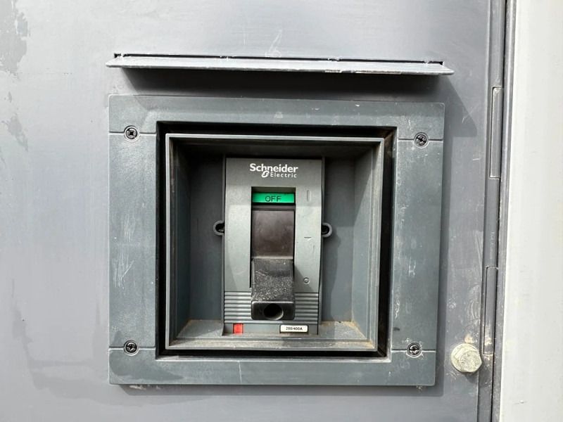 Generador industriale Atlas-Copco QAS 200 Volvo Leroy Somer 220 kVA Silent Rental generatorset: foto 17 Generador industriale Atlas-Copco QAS 200 Volvo Leroy Somer 220 kVA Silent Rental generatorset: foto 17