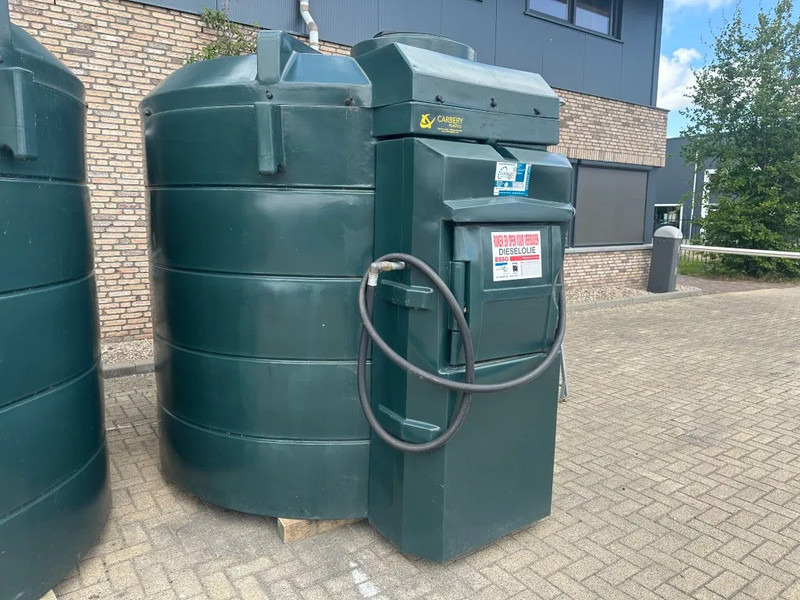 Carbery Kiwa dubbelwandig met mangat Dieseltank 5700 liter met 230 V pompset New ! Overstock - Contenedor marítimo: foto 3 Carbery Kiwa dubbelwandig met mangat Dieseltank 5700 liter met 230 V pompset New ! Overstock - Contenedor marítimo: foto 3