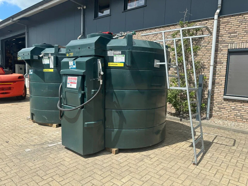 Carbery Kiwa dubbelwandig met mangat Dieseltank 5700 liter met 230 V pompset New ! Overstock - Contenedor marítimo: foto 5 Carbery Kiwa dubbelwandig met mangat Dieseltank 5700 liter met 230 V pompset New ! Overstock - Contenedor marítimo: foto 5