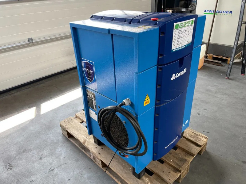 Compair L07 - 7,5A Schroefcompressor 750L/min als nieuw! - Compresor de aire: foto 2 Compair L07 - 7,5A Schroefcompressor 750L/min als nieuw! - Compresor de aire: foto 2
