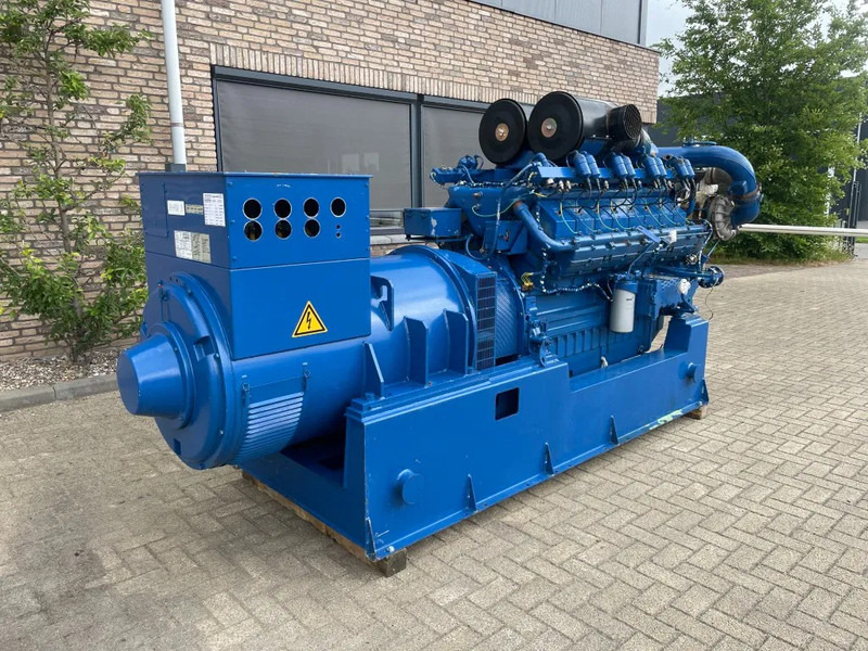 Deutz TBG 616 V16K Gasset 800 / 1110 kVA Stamford generatorset - Generador industriale: foto 3 Deutz TBG 616 V16K Gasset 800 / 1110 kVA Stamford generatorset - Generador industriale: foto 3