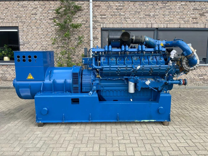 Deutz TBG 616 V16K Gasset 800 / 1110 kVA Stamford generatorset - Generador industriale: foto 1 Deutz TBG 616 V16K Gasset 800 / 1110 kVA Stamford generatorset - Generador industriale: foto 1