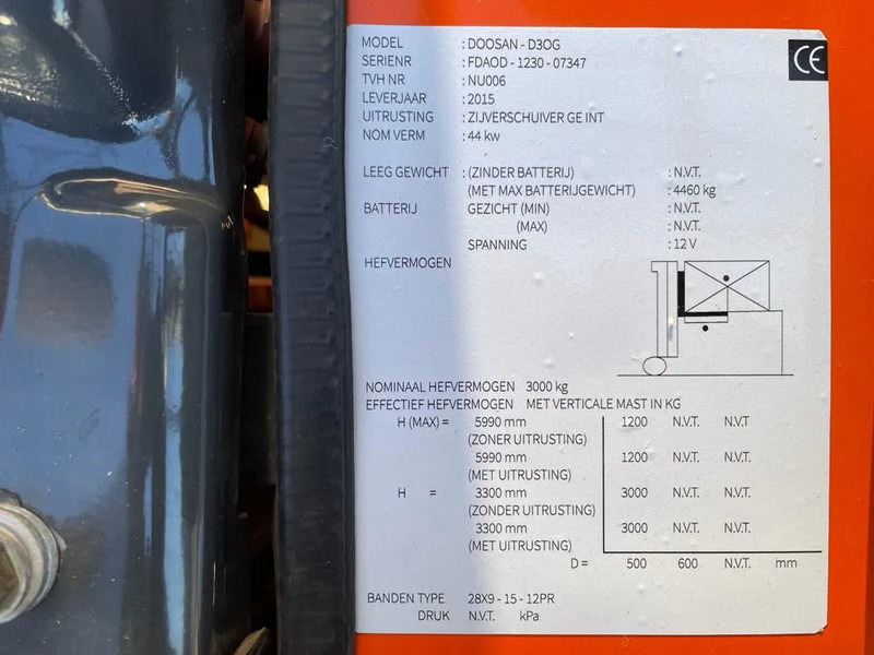 Doosan D30G Yanmar 3 ton Triplex Freelift Sideshift Diesel Heftruck 470 cm hefhoogte - Carretilla elevadora diésel: foto 3 Doosan D30G Yanmar 3 ton Triplex Freelift Sideshift Diesel Heftruck 470 cm hefhoogte - Carretilla elevadora diésel: foto 3
