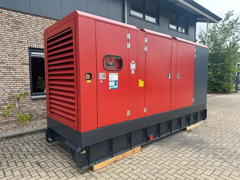 Doosan Mecc Alte Spa 680 kVA Silent generatorset as New Demo 2021 ! - Generador industriale: foto 5 Doosan Mecc Alte Spa 680 kVA Silent generatorset as New Demo 2021 ! - Generador industriale: foto 5