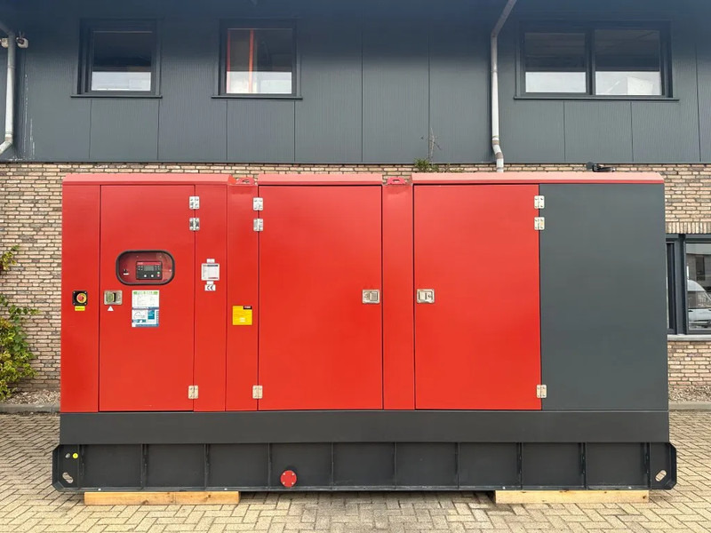 Doosan Mecc Alte Spa 680 kVA Silent generatorset as New Demo 2021 ! - Generador industriale: foto 1 Doosan Mecc Alte Spa 680 kVA Silent generatorset as New Demo 2021 ! - Generador industriale: foto 1