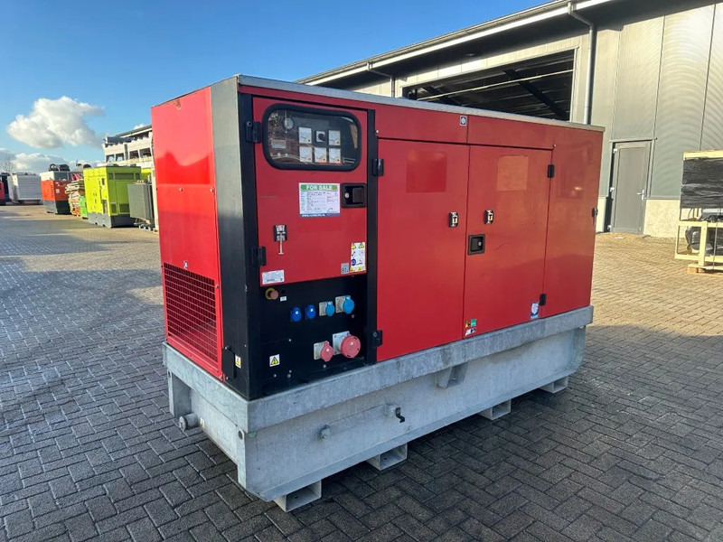 Europower EPUS44TDE Kubota Leroy Somer 44 kVA Supersilent Rental generatorset - Generador industriale: foto 2 Europower EPUS44TDE Kubota Leroy Somer 44 kVA Supersilent Rental generatorset - Generador industriale: foto 2