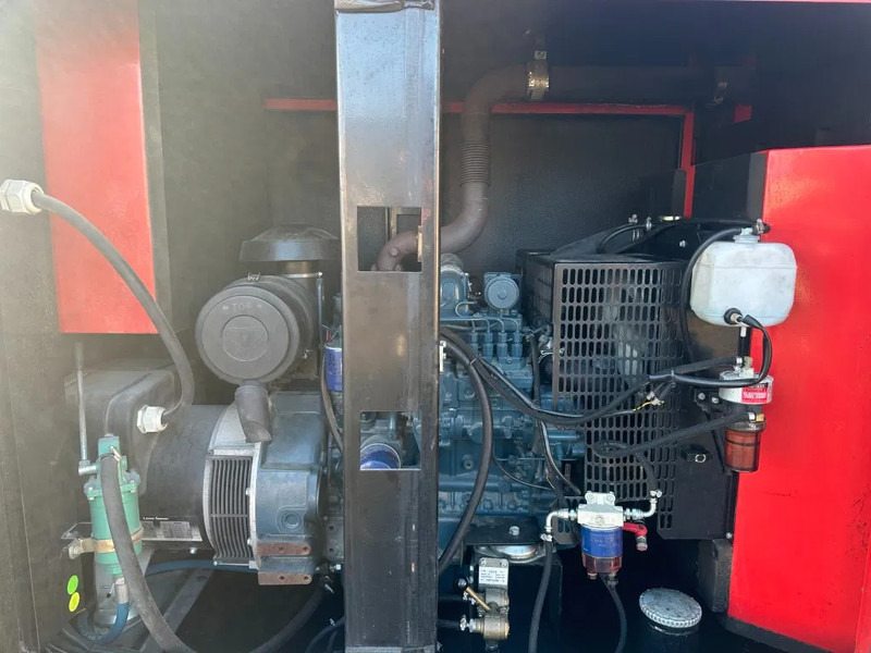 Europower EPUS44TDE Kubota Leroy Somer 44 kVA Supersilent Rental generatorset - Generador industriale: foto 5 Europower EPUS44TDE Kubota Leroy Somer 44 kVA Supersilent Rental generatorset - Generador industriale: foto 5