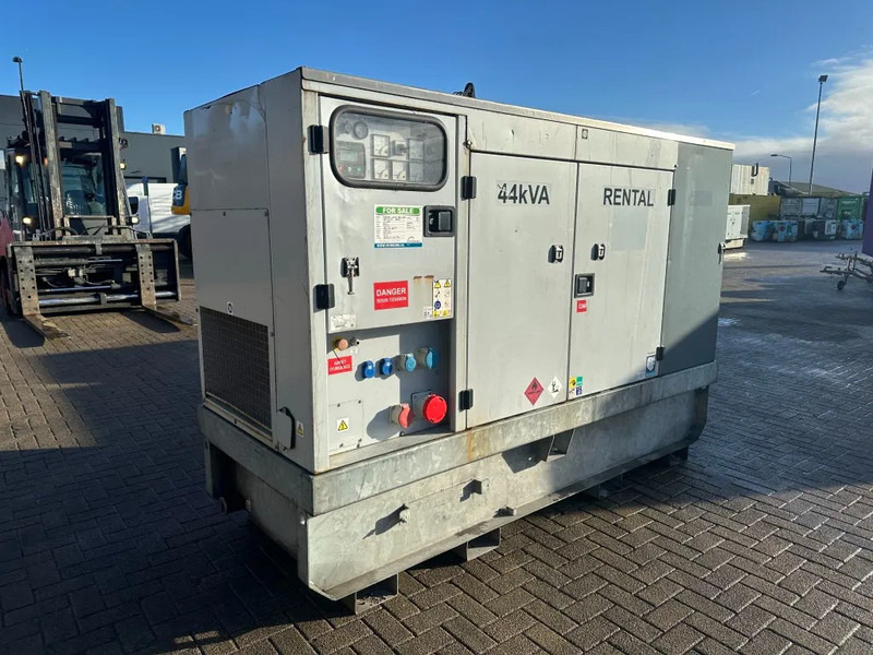 Europower EPUS44TDE Kubota leroy Somer 44 kVA Supersilent Rental generatorset - Generador industriale: foto 3 Europower EPUS44TDE Kubota leroy Somer 44 kVA Supersilent Rental generatorset - Generador industriale: foto 3