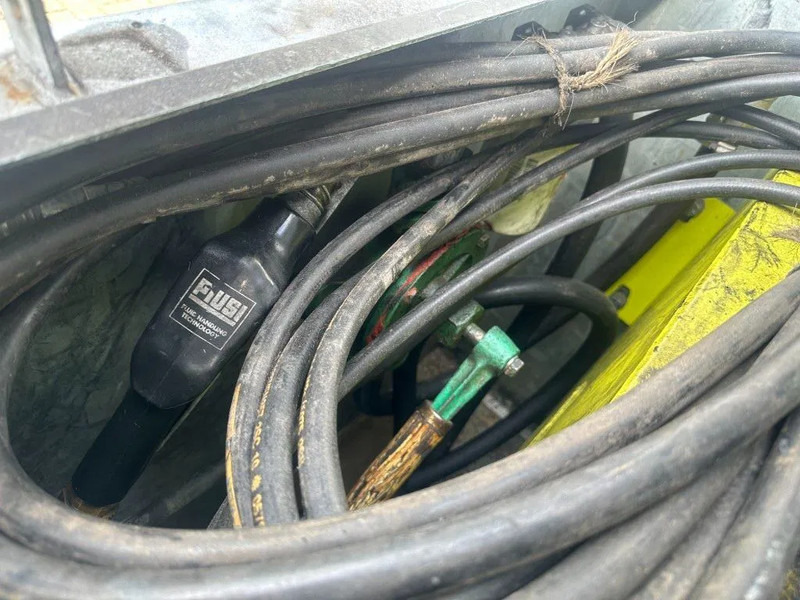 Tanque de almacenamiento Kiwa IBC Steenbergen 750 liter Dieseltank met Handpomp Milieutank Gegalvaniseerd: foto 12