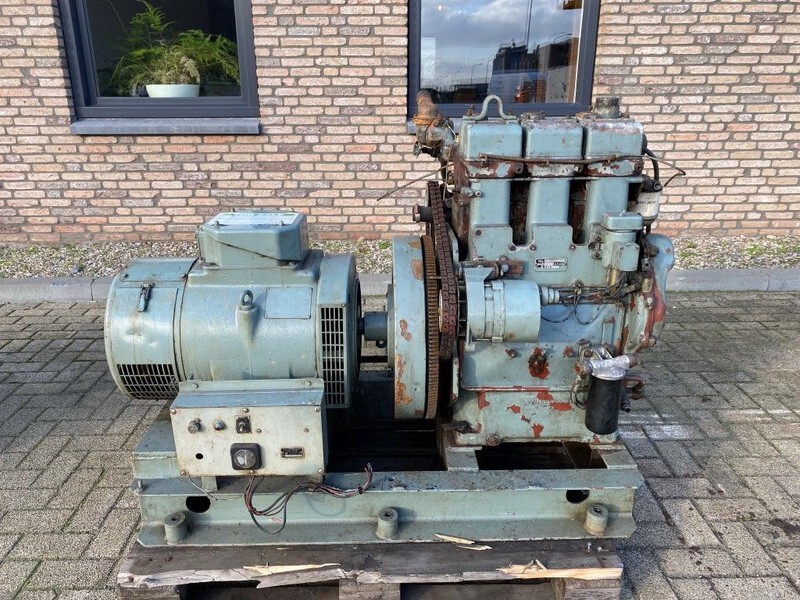 Lister HRW3A Stamford 25 kVA generatorset - Generador industriale: foto 1 Lister HRW3A Stamford 25 kVA generatorset - Generador industriale: foto 1
