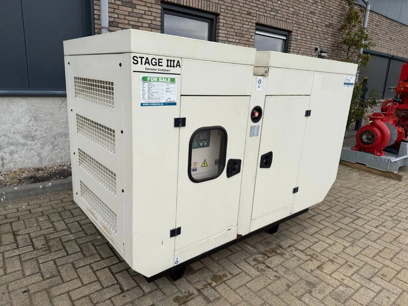 Perkins 1103A-33G 33 kVA Silent generatorset as New ! 231 hours ! - Generador industriale: foto 4 Perkins 1103A-33G 33 kVA Silent generatorset as New ! 231 hours ! - Generador industriale: foto 4