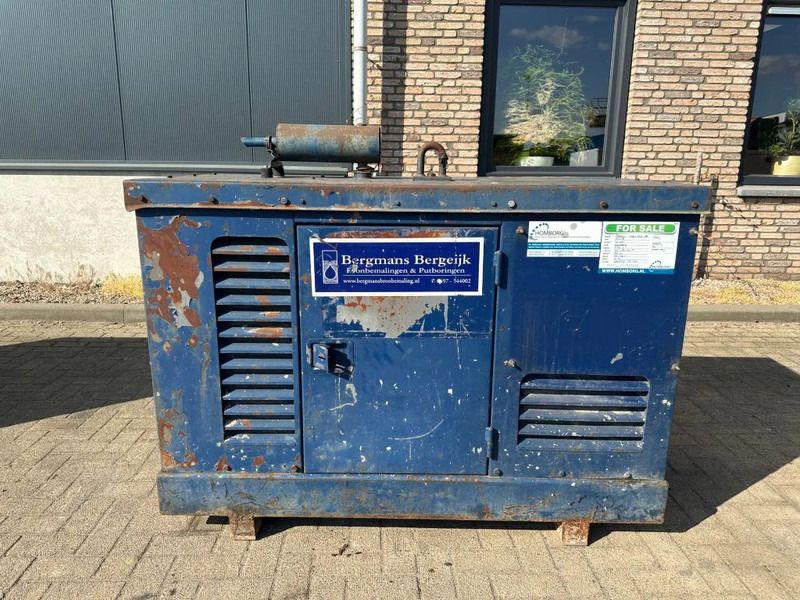 Perkins 130.13 Mecc Alte Spa 10 kVA Silent generatorset - Generador industriale: foto 1 Perkins 130.13 Mecc Alte Spa 10 kVA Silent generatorset - Generador industriale: foto 1