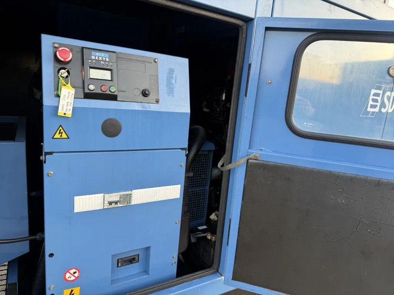 SDMO J110 John Deere Leroy Somer 110 kVA Silent Noodstroom Aggregaat generatorset - Generador industriale: foto 2 SDMO J110 John Deere Leroy Somer 110 kVA Silent Noodstroom Aggregaat generatorset - Generador industriale: foto 2