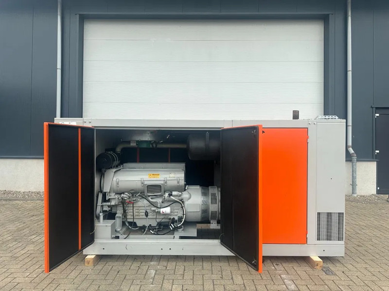 VM Mecc Alte Spa 60 kVA noodstroom generatorset aggregaat 499 hours - Generador industriale: foto 2 VM Mecc Alte Spa 60 kVA noodstroom generatorset aggregaat 499 hours - Generador industriale: foto 2