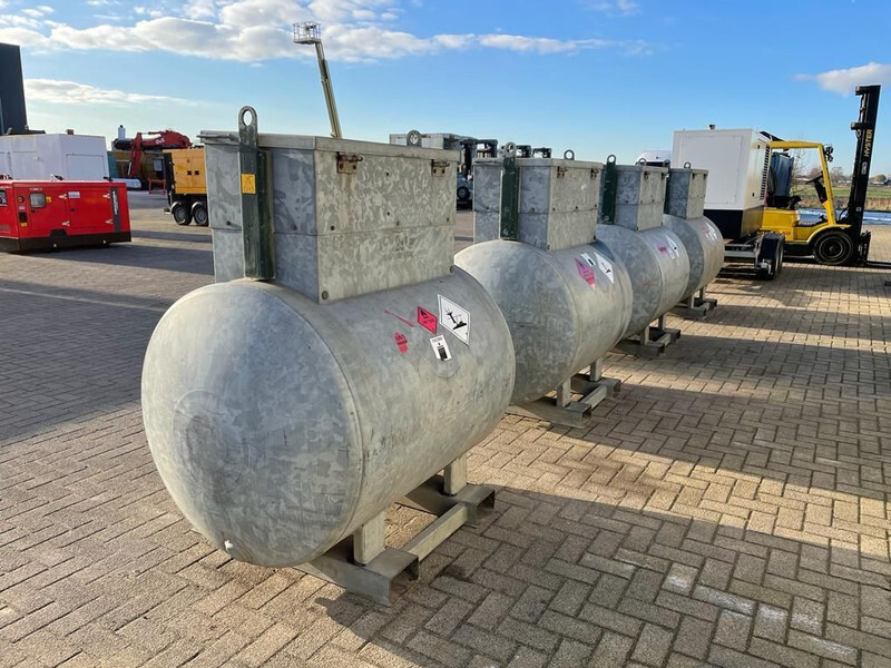 Dieseltank Rietberg 1000 liter Dieseltank Gegalvaniseerd IBC met keuring ! - Tanque de almacenamiento: foto 5 Dieseltank Rietberg 1000 liter Dieseltank Gegalvaniseerd IBC met keuring ! - Tanque de almacenamiento: foto 5