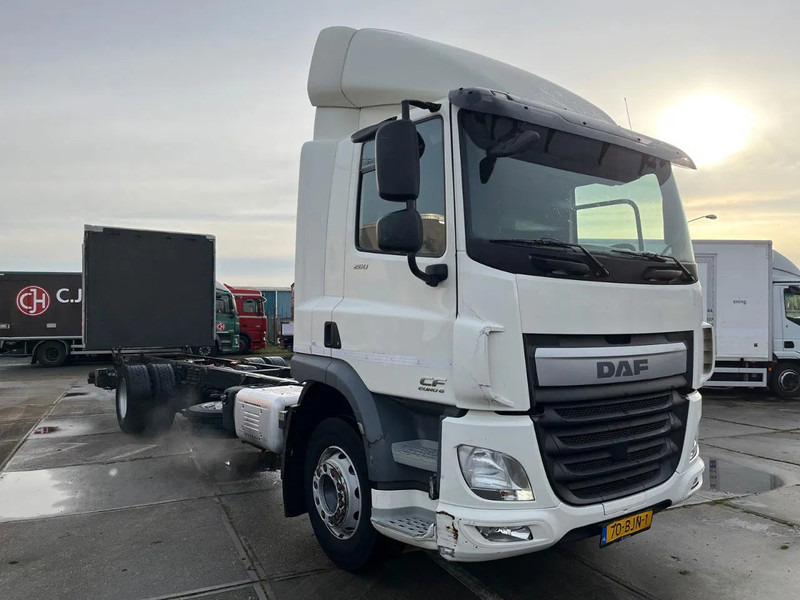 DAF CF 260 CF 260 FA CHASSIS CABINE EURO 6 - Chasis camión: foto 3 DAF CF 260 CF 260 FA CHASSIS CABINE EURO 6 - Chasis camión: foto 3