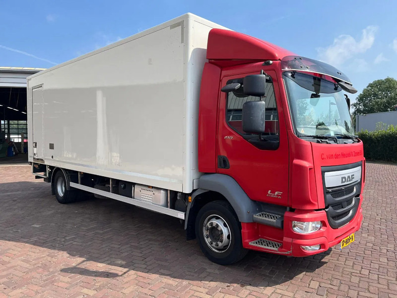DAF LF 210 FA 12 TN EURO 6 - Camión caja cerrada: foto 1 DAF LF 210 FA 12 TN EURO 6 - Camión caja cerrada: foto 1